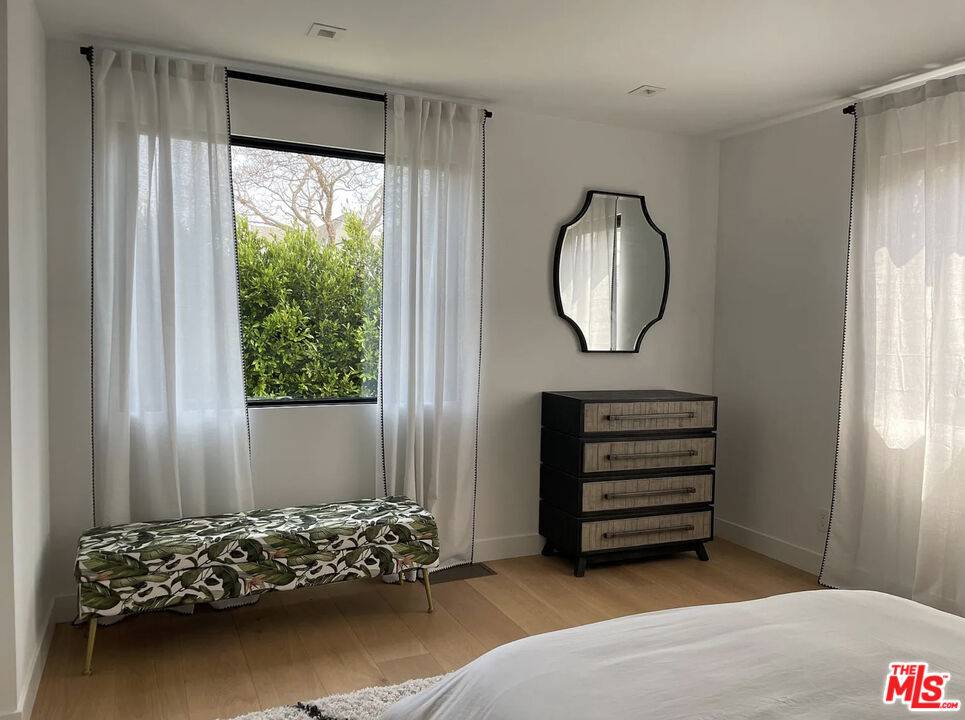 Venice, CA 90291,1136 Van Buren Ave