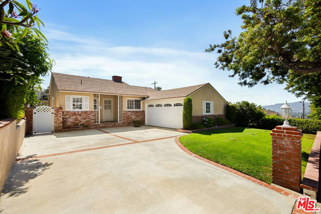 2622 N Parish Pl, Burbank, CA 91504