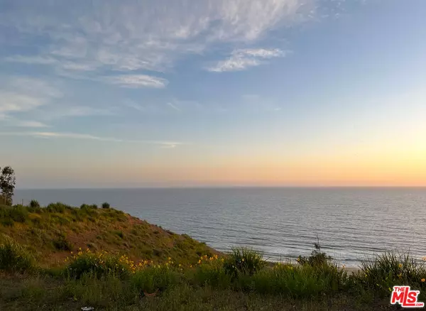 516 Chapala Dr, Pacific Palisades, CA 90272