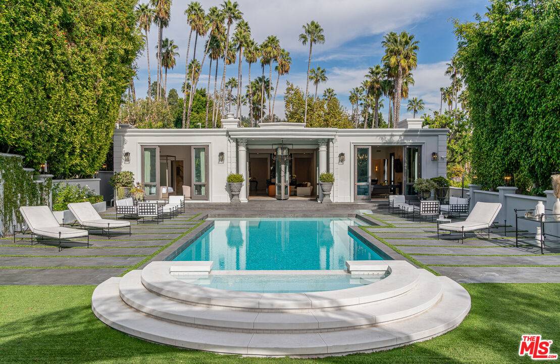 402 Doheny Rd, Beverly Hills, CA 90210
