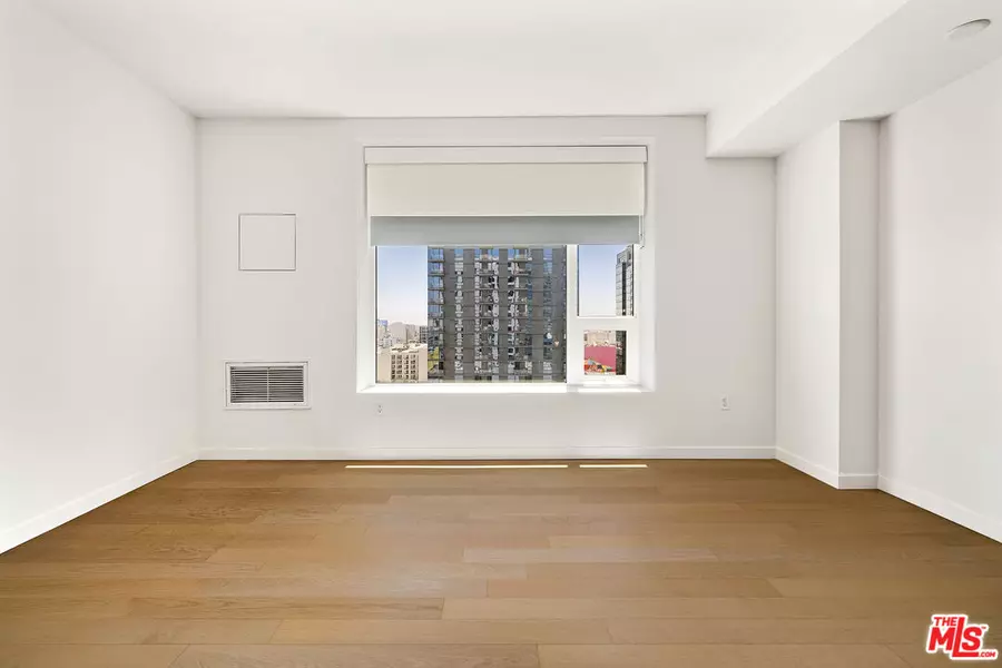 1050 S Grand Ave #1405, Los Angeles, CA 90015