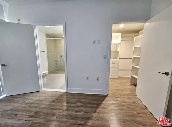 Los Angeles, CA 90046