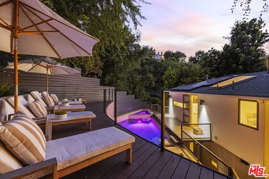 3873 Berry Dr, Studio City, CA 91604