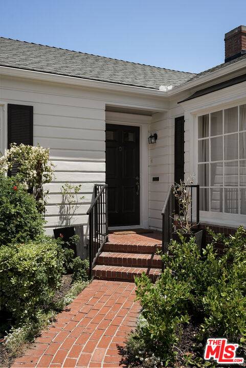 Los Angeles, CA 90008,3860 Hepburn Ave