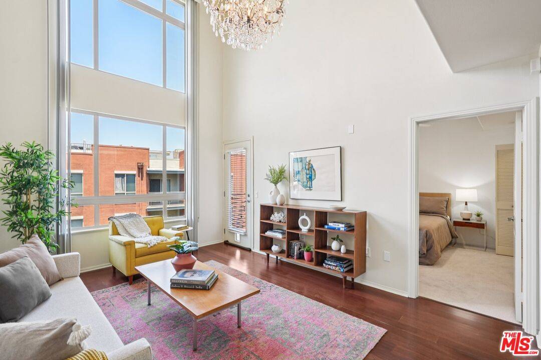 Los Angeles, CA 90012,100 S Alameda St #428