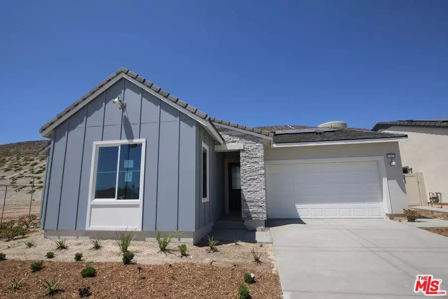 17875 Cirrus Dr, Santa Clarita, CA 91350