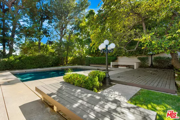 Malibu, CA 90265,3621 MALIBU COUNTRY DR