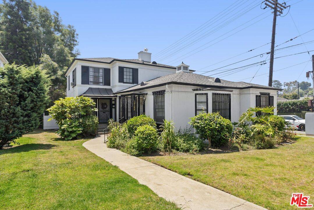 12188 W Sunset Blvd, Los Angeles, CA 90049