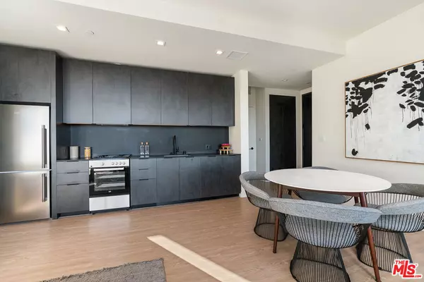 Los Angeles, CA 90034,3688 Overland Ave #604
