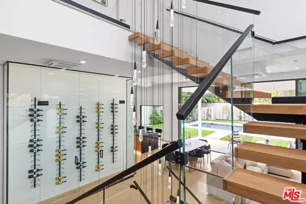 Encino, CA 91436,4535 Haskell Ave