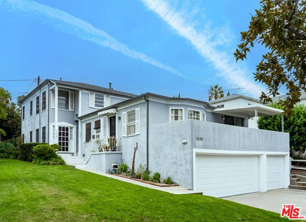 1229 Smithwood Dr, Los Angeles, CA 90035