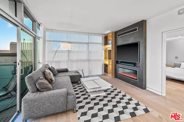 Marina Del Rey, CA 90292,13700 Marina Pointe Dr #617