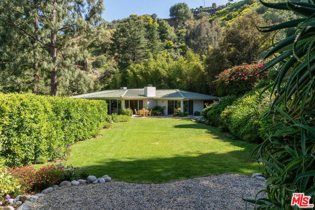 1726 Stone Canyon Rd, Los Angeles, CA 90077