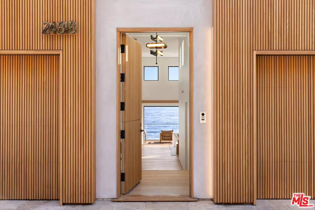 Malibu, CA 90265,24818 Malibu Rd