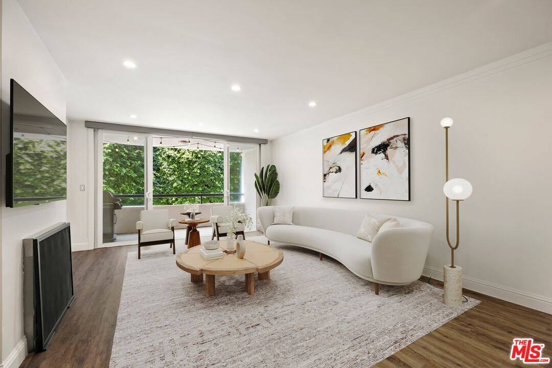8535 W West Knoll Dr #208, West Hollywood, CA 90069