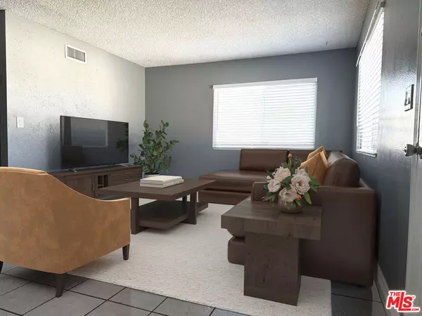 Santa Clarita, CA 91350,28166 Robin Ave