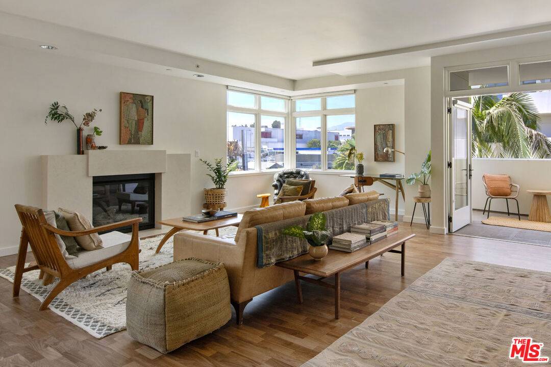 920 Granite Dr #316, Pasadena, CA 91101