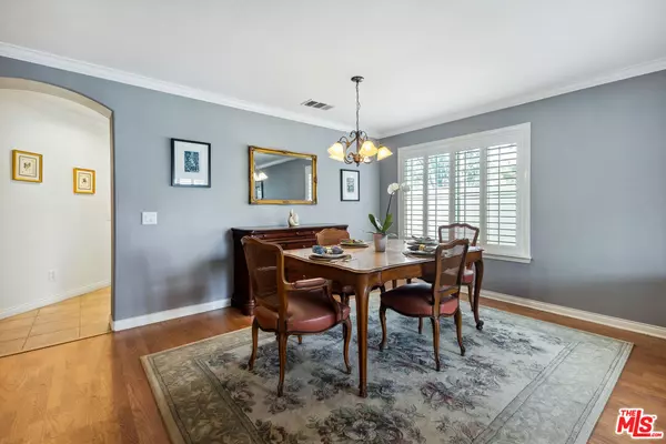 Santa Clarita, CA 91390,21240 Lone Star Way