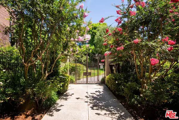 950 N Kings Rd #223,  West Hollywood,  CA 90069