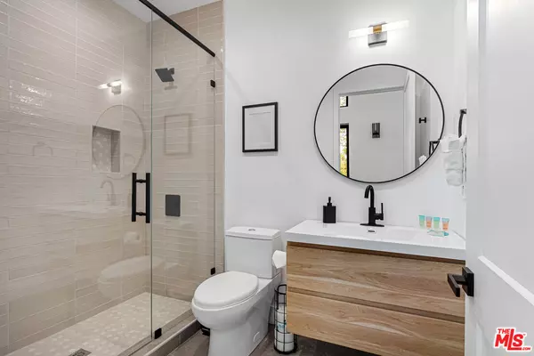 Big Bear Lake, CA 92315,42421 Evergreen Dr