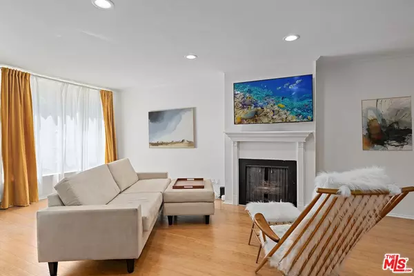 Los Angeles, CA 90046,1745 Camino Palmero St #106