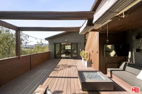 Agoura Hills, CA 91301,28207 Laura La Plante Dr