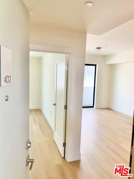 1822 Overland Ave #402, Los Angeles, CA 90025