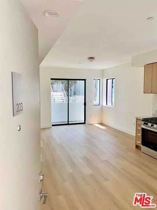 1822 Overland Ave #203, Los Angeles, CA 90025