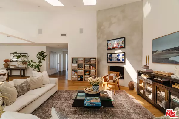 3554 Alginet Dr, Encino, CA 91436