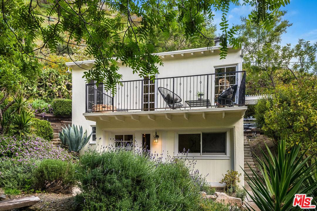 1205 N Beverly Glen Blvd, Los Angeles, CA 90077