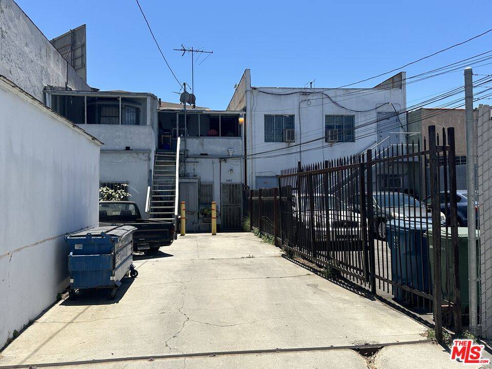 Inglewood, CA 90305,2501 W Manchester Blvd