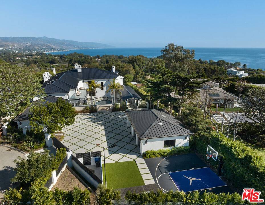 7052 Dume Dr, Malibu, CA 90265