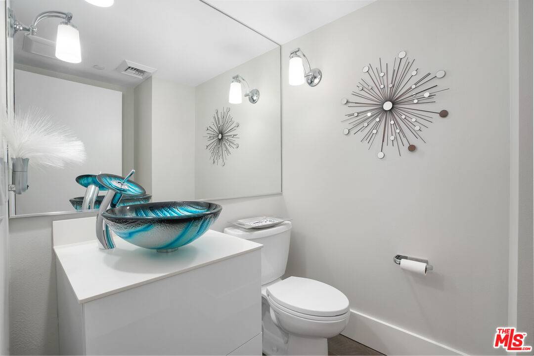 Marina Del Rey, CA 90292,13600 Marina Pointe Dr #1702