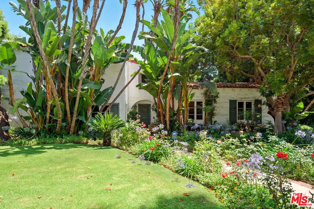 Beverly Hills, CA 90210,602 N Crescent Dr