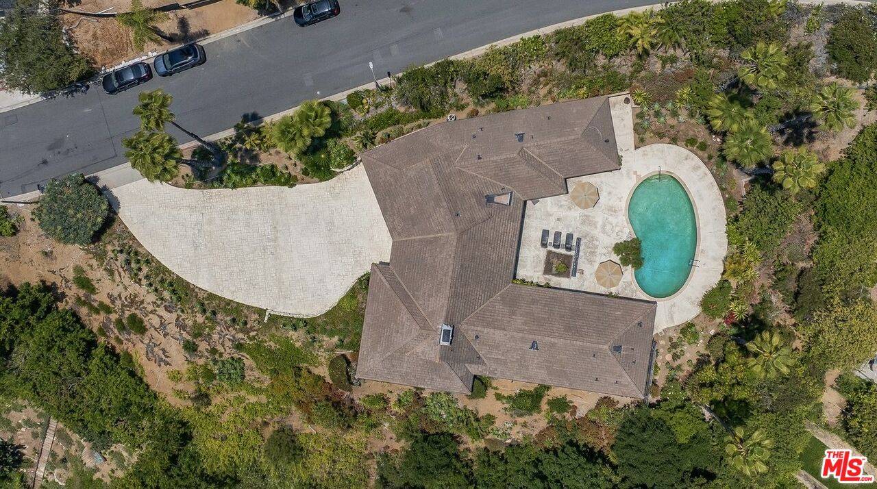 Beverly Hills, CA 90210,1080 Wallace Rdg