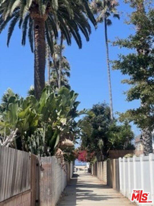 134 Montreal St, Playa Del Rey, CA 90293