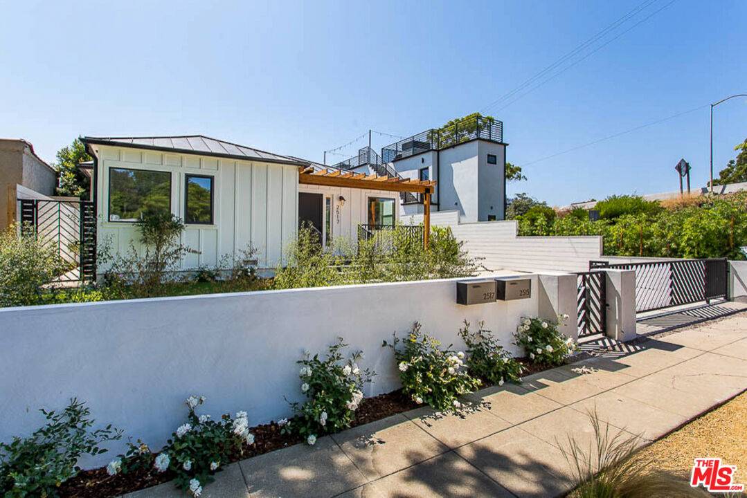 Los Angeles, CA 90064,2517 Federal Ave