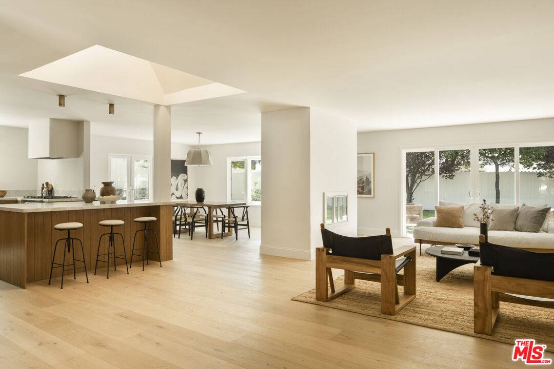 30610 Las Estrellas Dr, Malibu, CA 90265