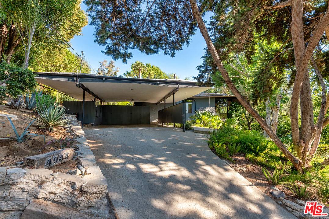 Woodland Hills, CA 91364,4944 Hood Dr