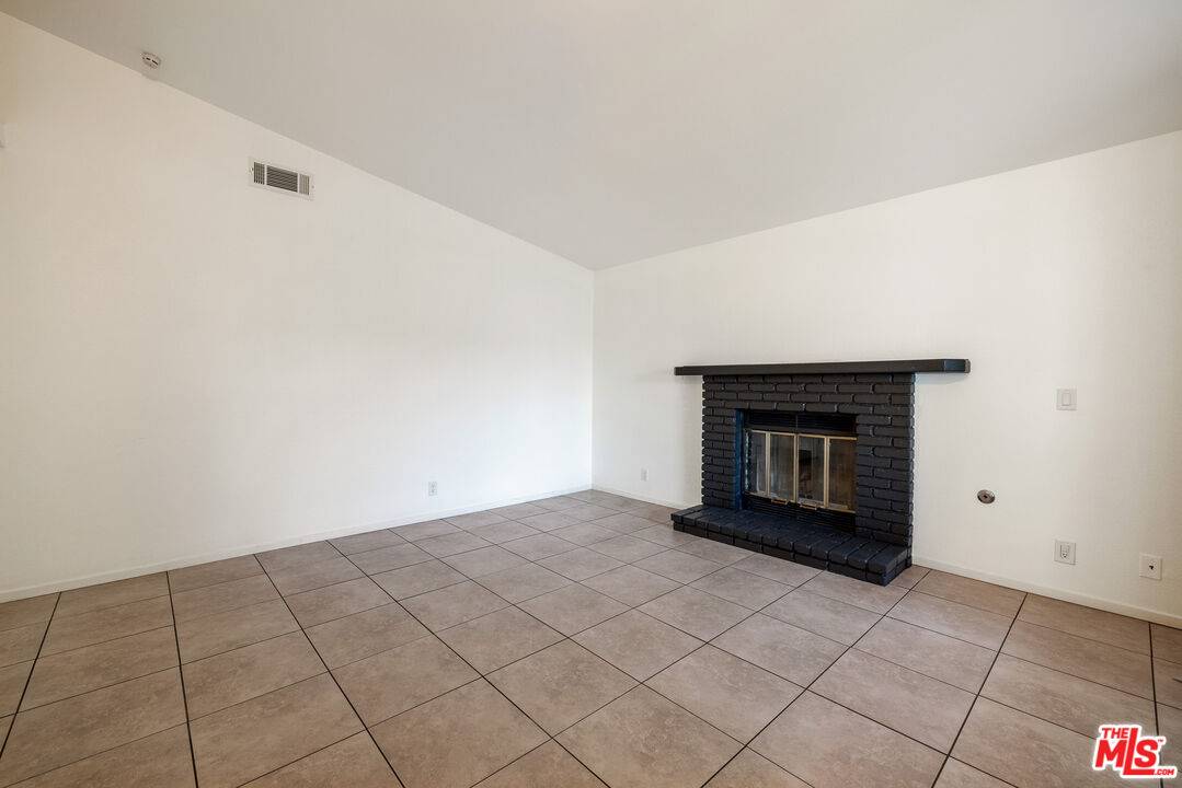 Lancaster, CA 93535,1121 Chagal Ave