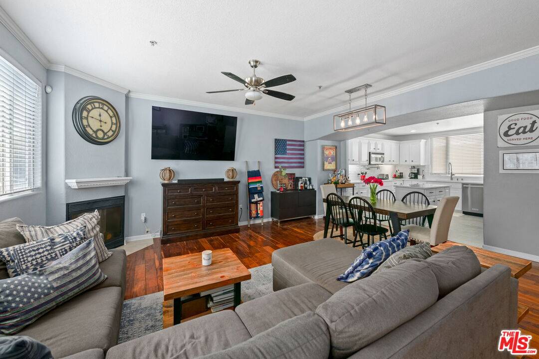 222 W Imperial Ave #3, El Segundo, CA 90245