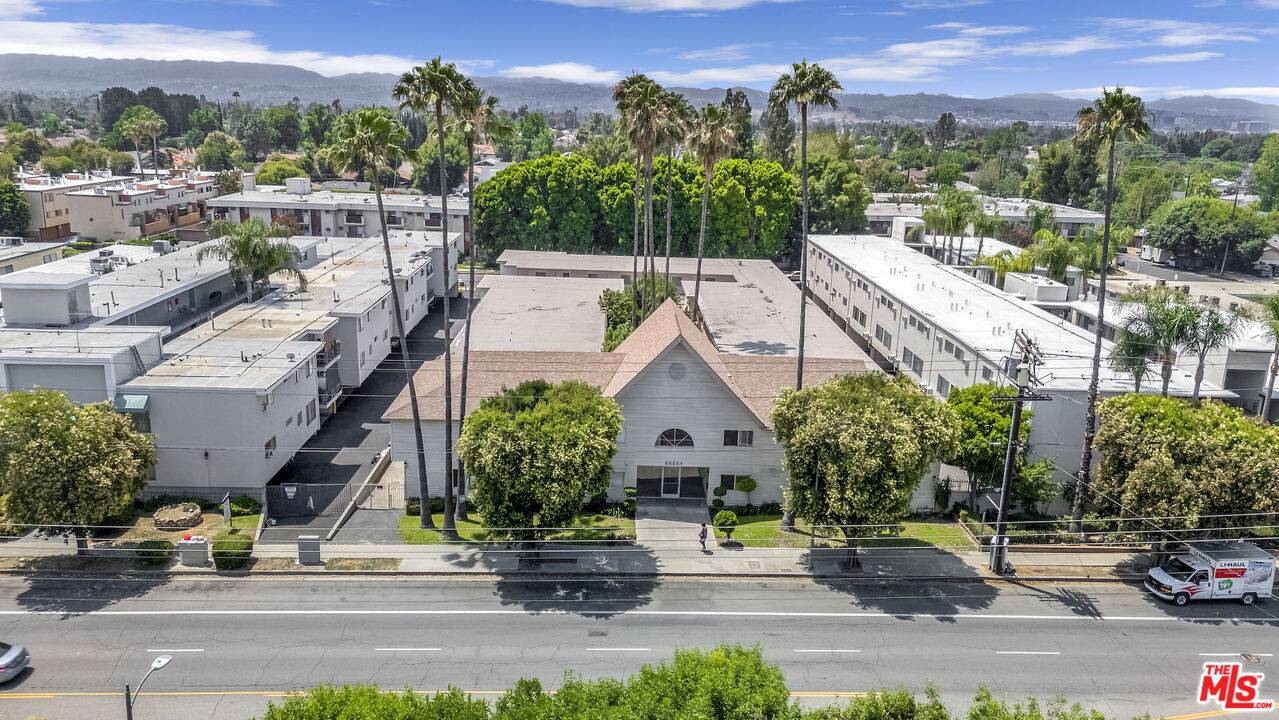 20234 Roscoe Blvd, Winnetka, CA 91306