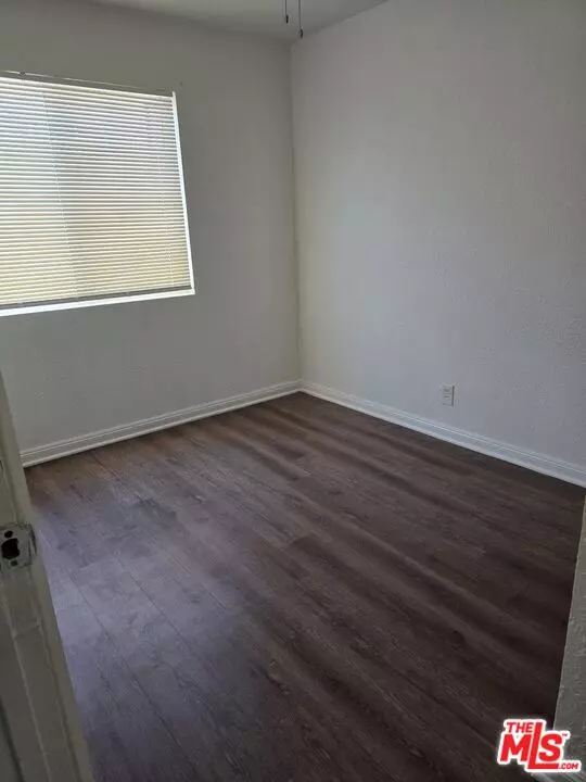 Los Angeles, CA 90044,1117 W 94th St