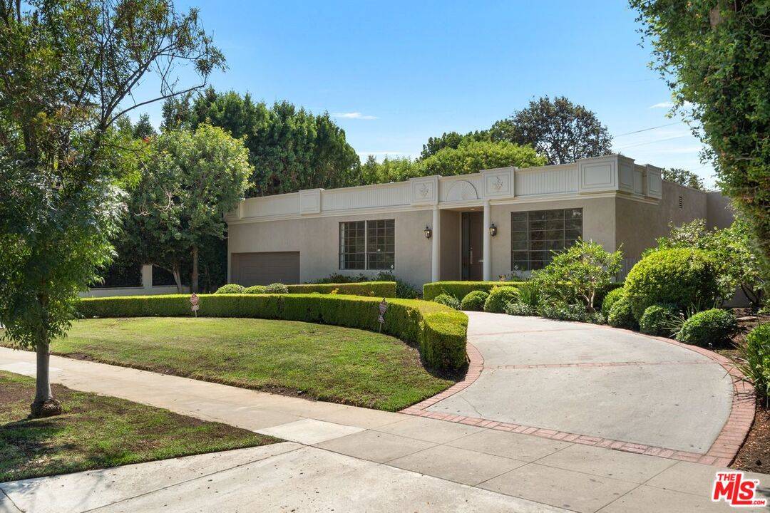 Beverly Hills, CA 90210,519 N Rexford Dr
