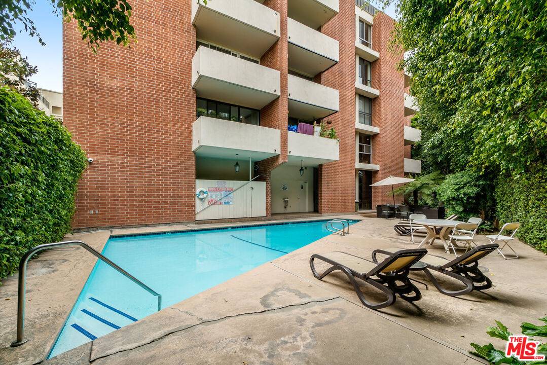 11750 W Sunset Blvd #402, Los Angeles, CA 90049