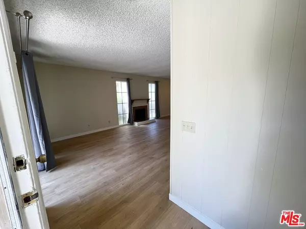 Agoura Hills, CA 91301,28549 Conejo View Dr