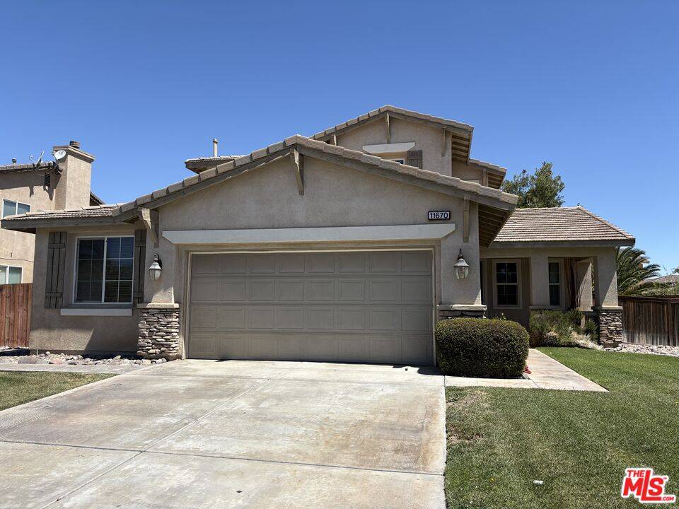 11670 Villa St, Adelanto, CA 92301