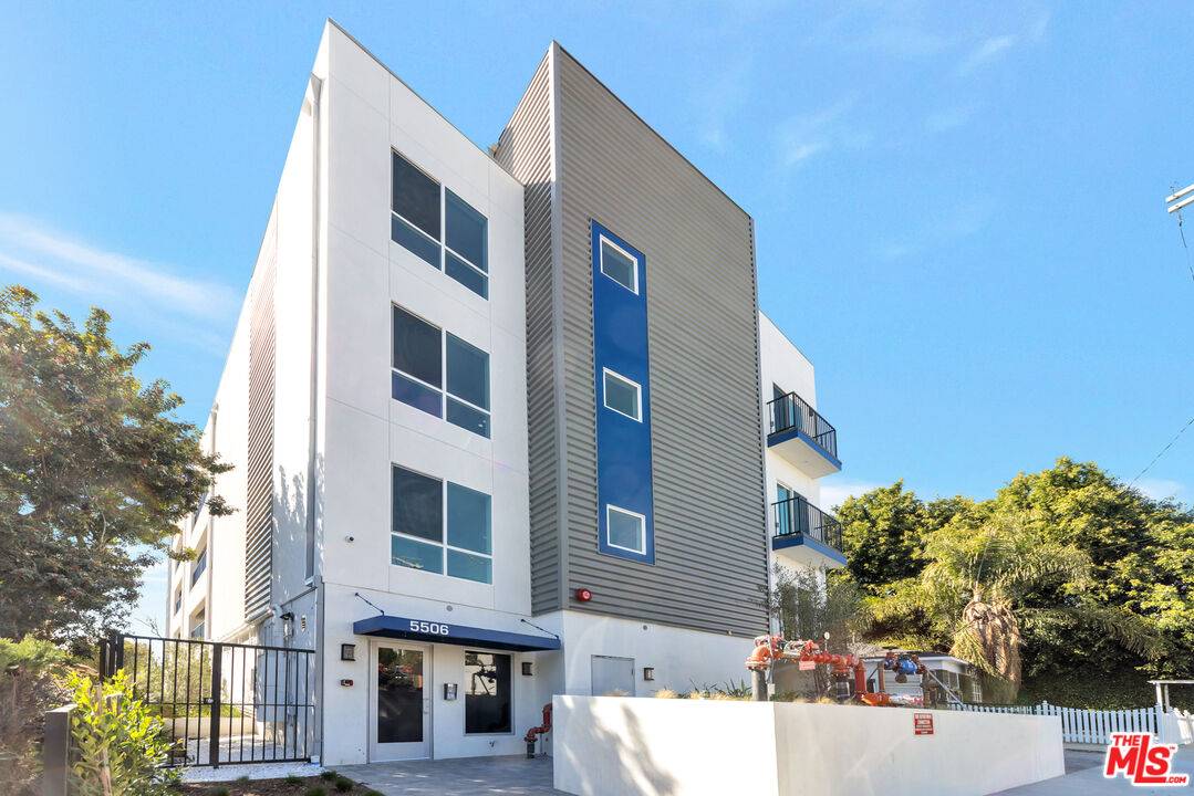 5506 Thornburn St #403, Los Angeles, CA 90045