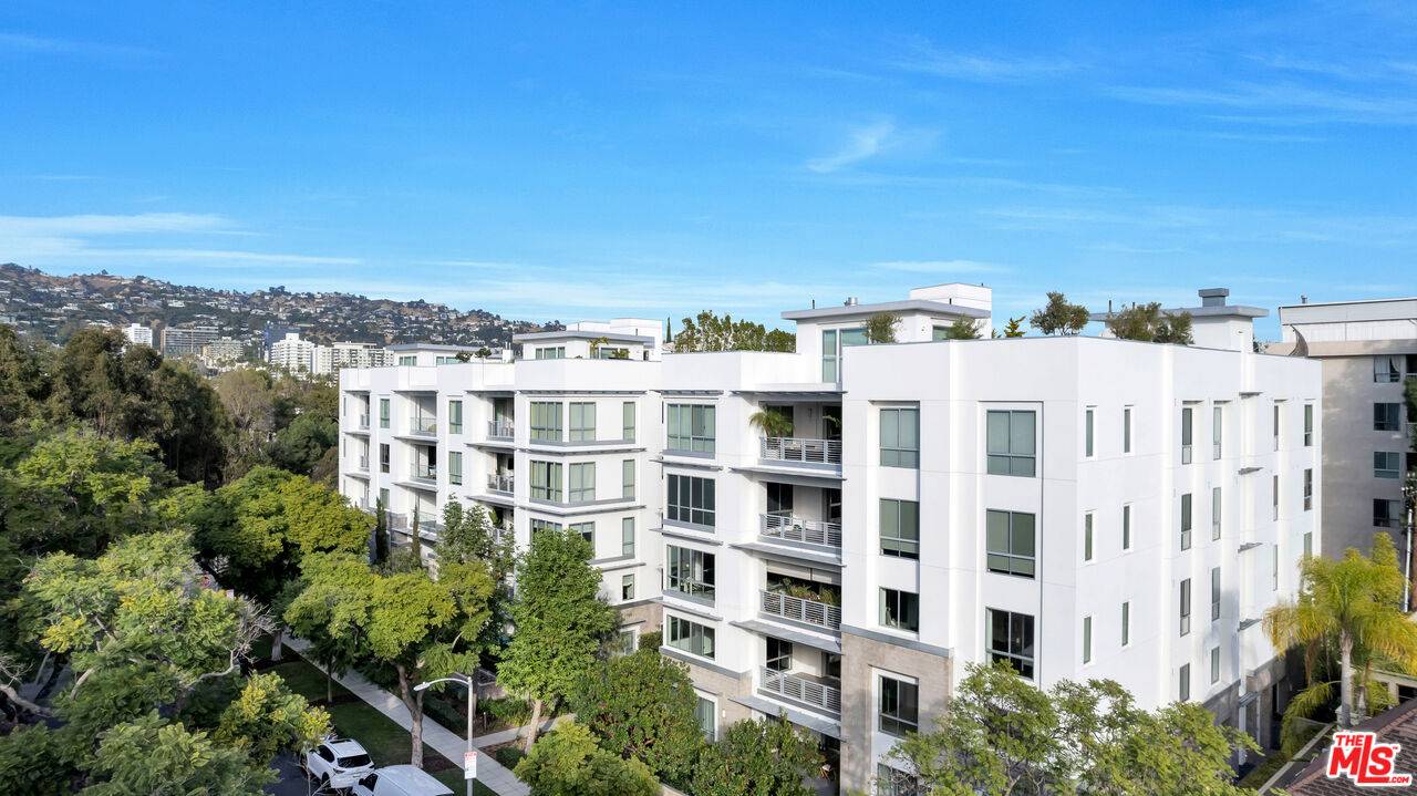 450 Palm Dr, Beverly Hills, CA 90212