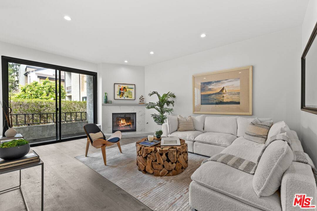 8110 Manitoba St #106, Playa Del Rey, CA 90293